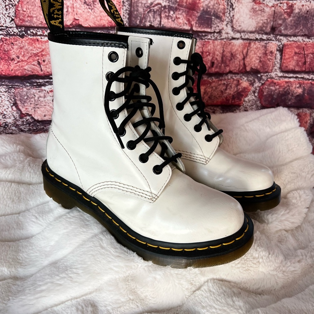 Dr. Martens 1460 White Smooth Leather 8 Eye Combat Boots Size 7